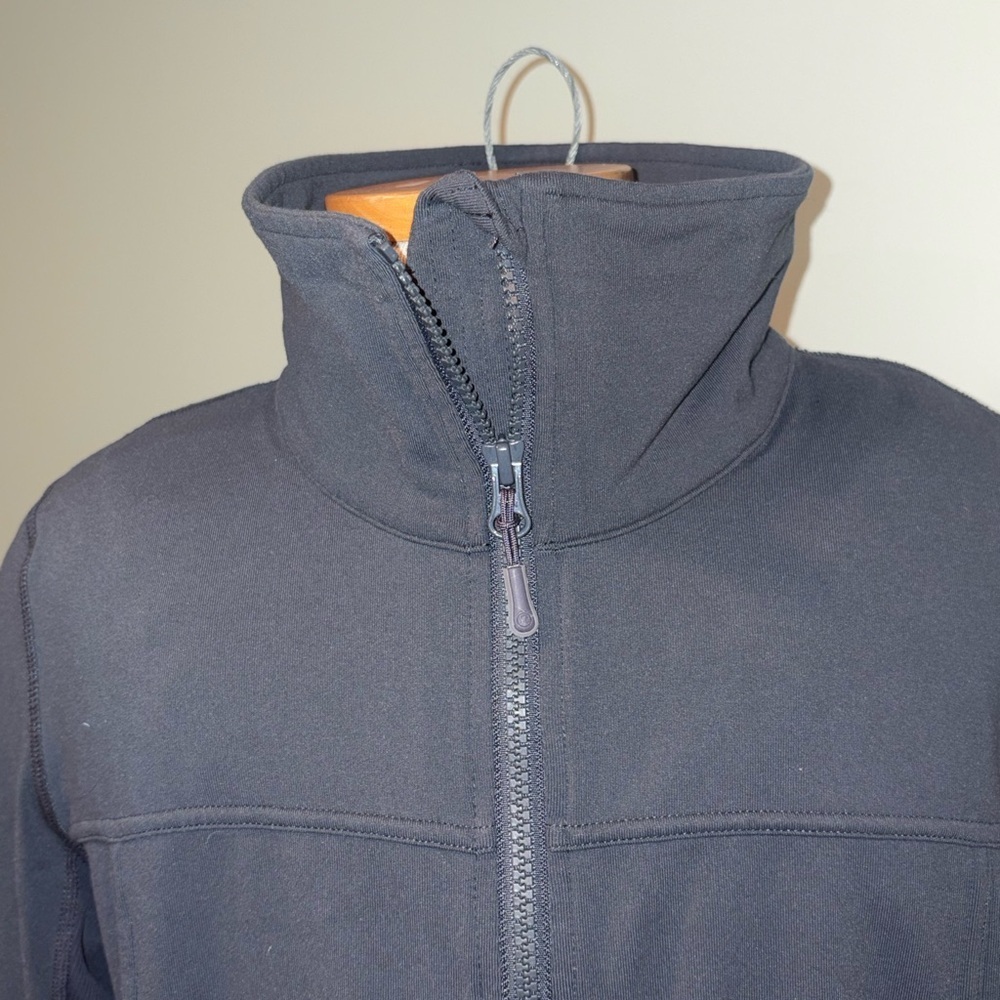 Lululemon Jacket Vented Packable Nylon Reflective - Picture 3 of 6